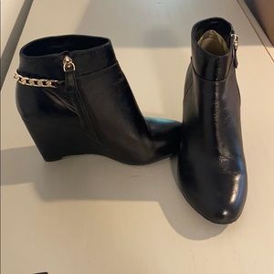 Elaine Turner NEVER WORN wedge booties!